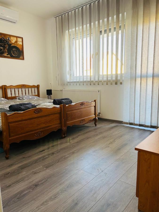 Eros Apartman Хайдусобосло Экстерьер фото